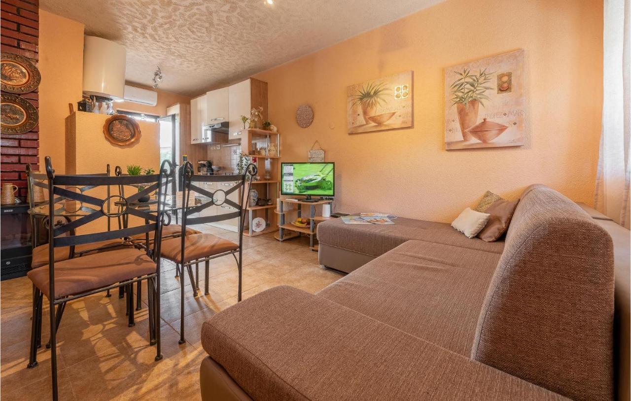 Cozy Home In Vrsi With Wifi Zewnętrze zdjęcie