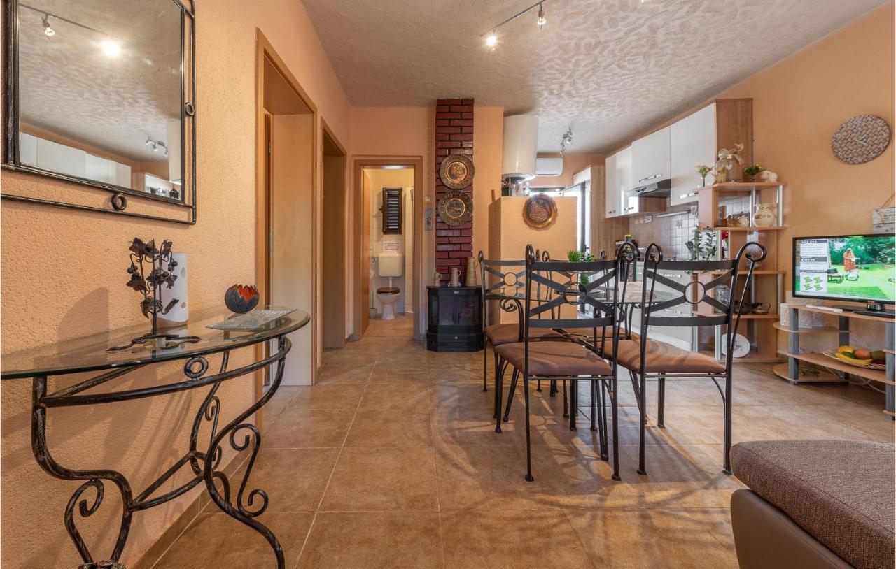 Cozy Home In Vrsi With Wifi Zewnętrze zdjęcie