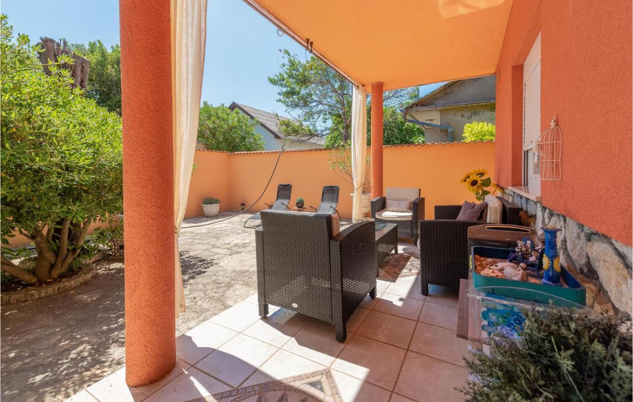 Cozy Home In Vrsi With Wifi Zewnętrze zdjęcie