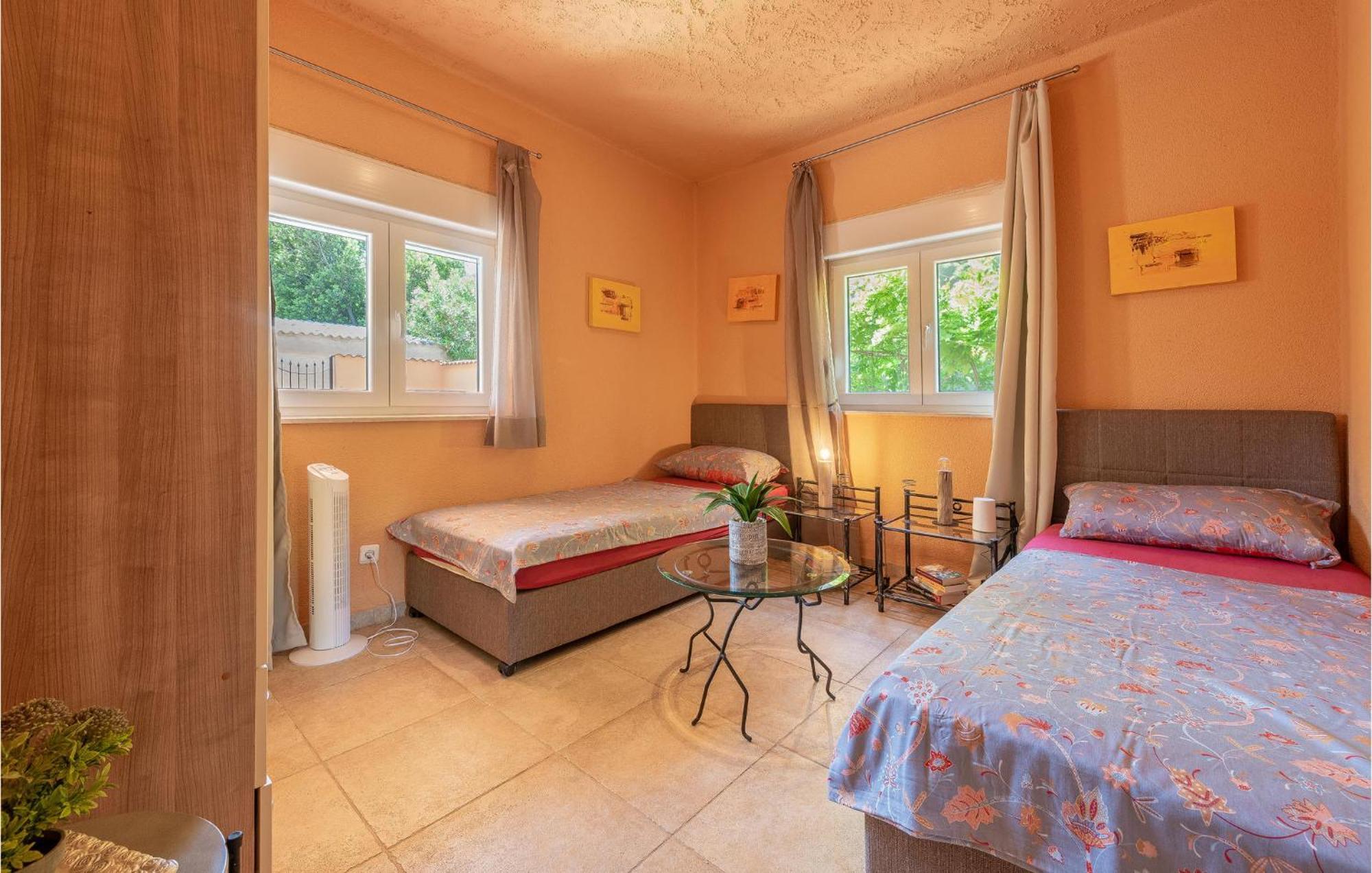 Cozy Home In Vrsi With Wifi Zewnętrze zdjęcie